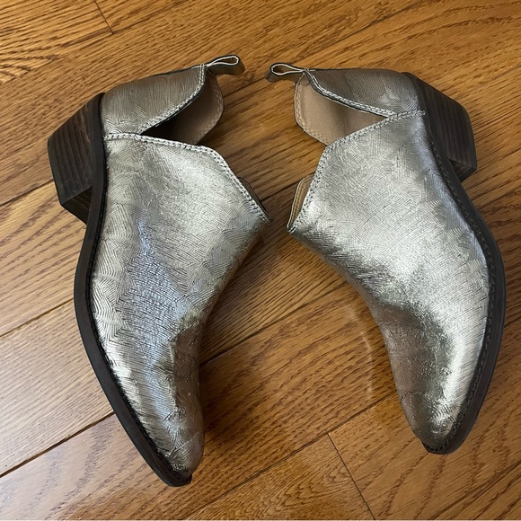 Lucky Brand Fayth 2 Metallic Bootie - Picture 2 of 12